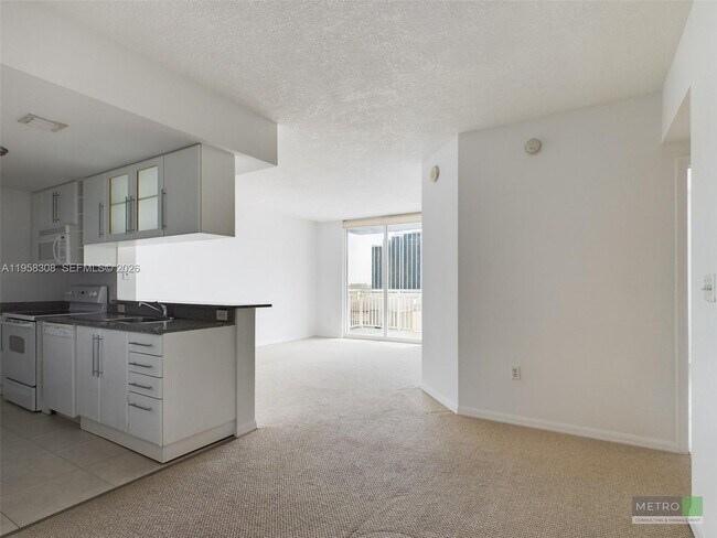 Building Photo - 275 NE 18th St