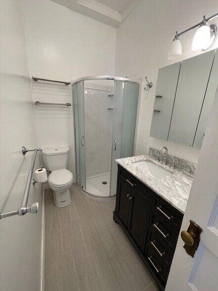 Building Photo - 511 D St