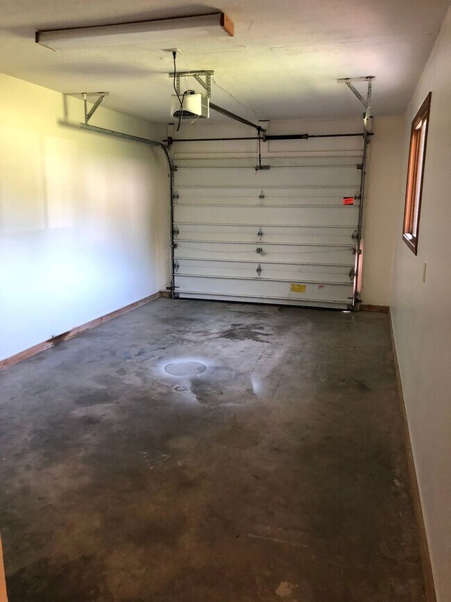 Building Photo - 4986 N Truesdel Dr