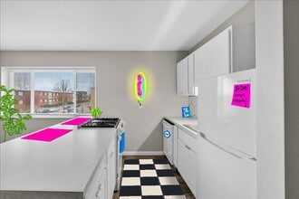 Building Photo - G-Unit