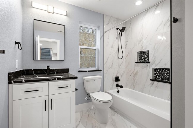 Building Photo - 3013 Clark Ave