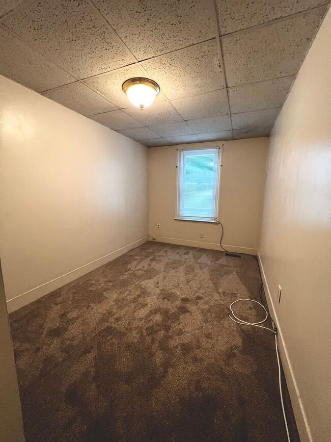 Building Photo - 143 William St