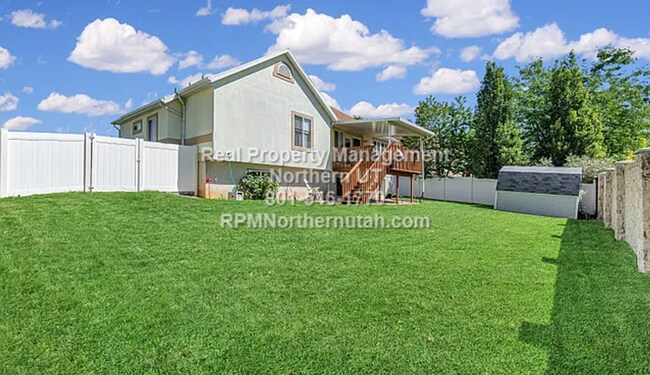 Building Photo - Large 5 bedroom home coming available in Layton