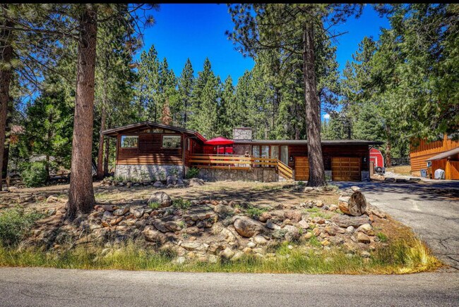 Building Photo - 3045 Watson Dr