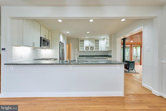 Building Photo - 6613 Denny Pl