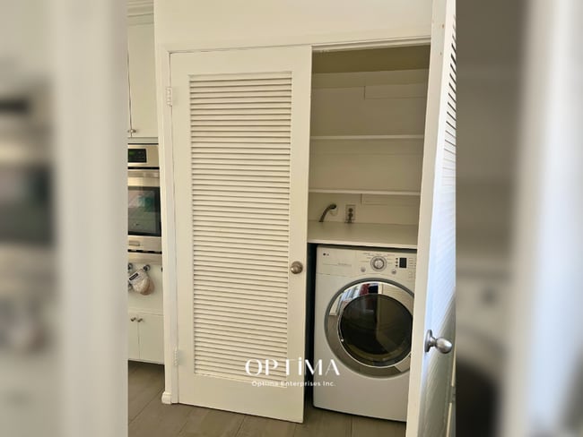 Building Photo - Beautiful Single-Family Home with Modern C...