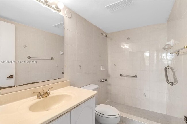 Building Photo - 9820 S Hollybrook Lake Dr