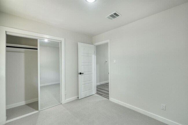 Building Photo - 1702 Wagon Gap Dr