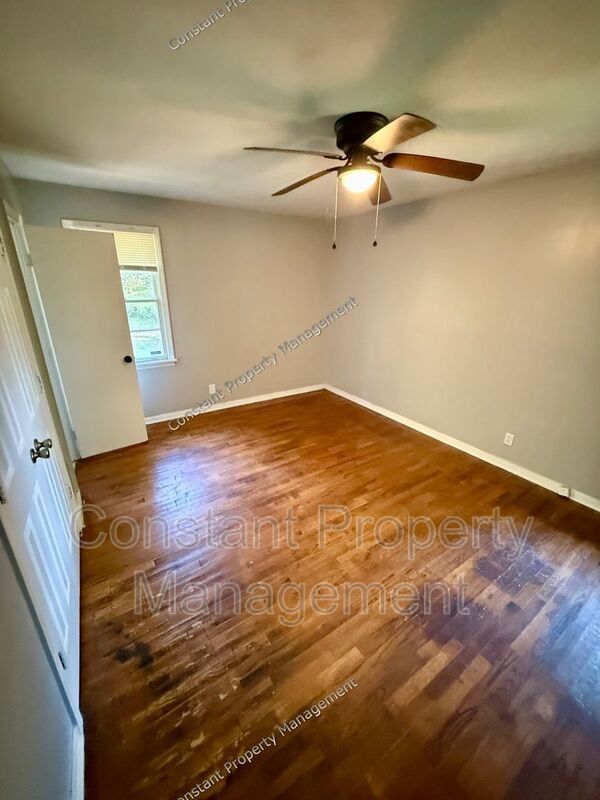 Building Photo - 141 Ruby Dr