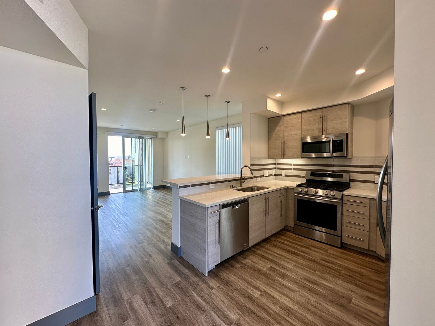 Building Photo - 6923 Kittyhawk Ave