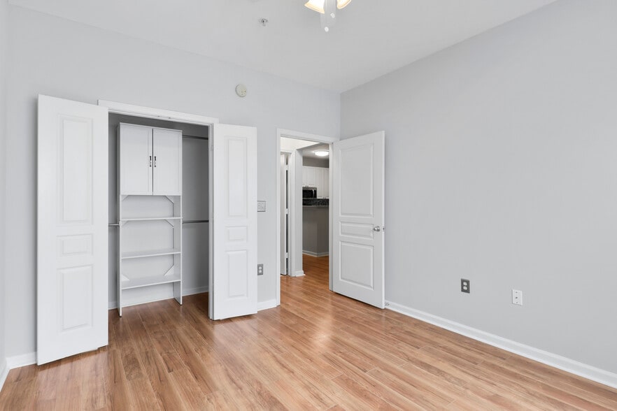 Secondary Bedroom - 10 Perimeter Summit Blvd NE