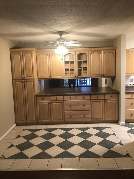 Building Photo - 6142 Knoll Wick Rd