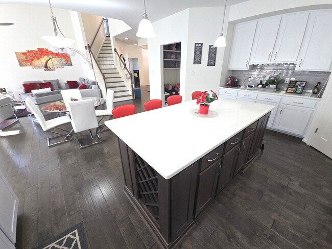 Building Photo - 1129 Flower St