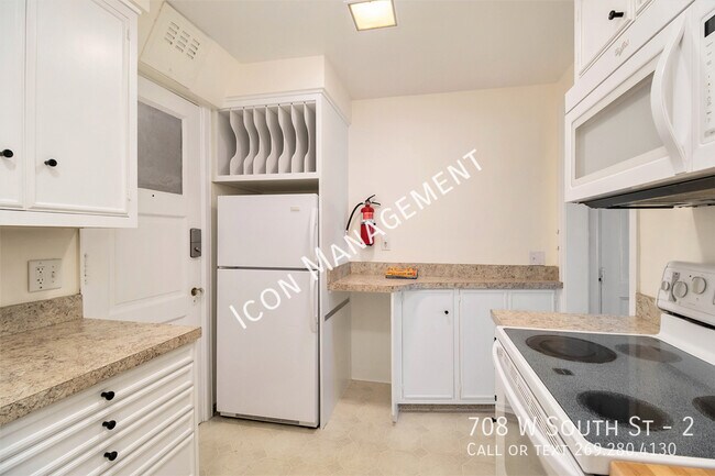 Building Photo - 708 W South St