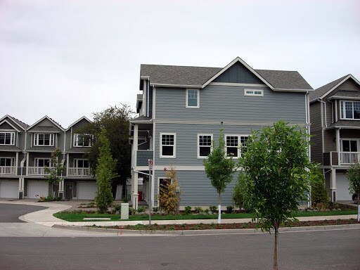 Building Photo - 3BDRM 2.5BTH Condo Duplex, Attached Garage...