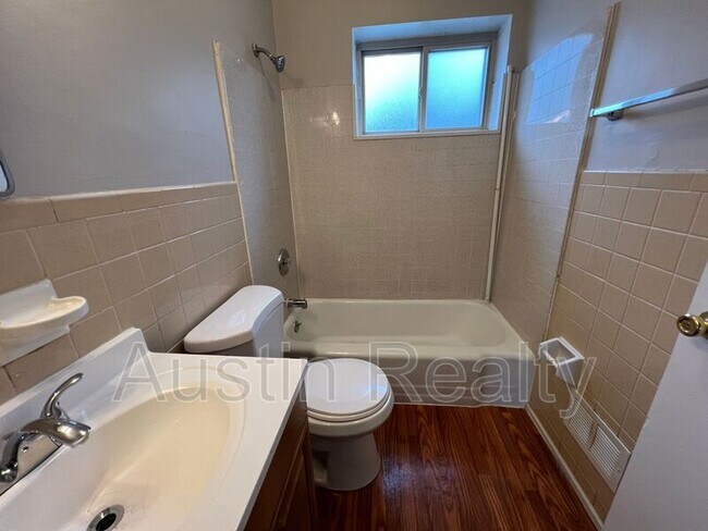 Building Photo - 9005 Olive Blvd