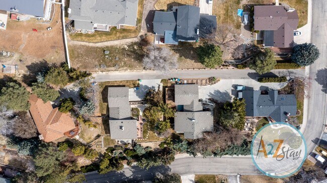 Building Photo - Executive Rental in North End Foothills