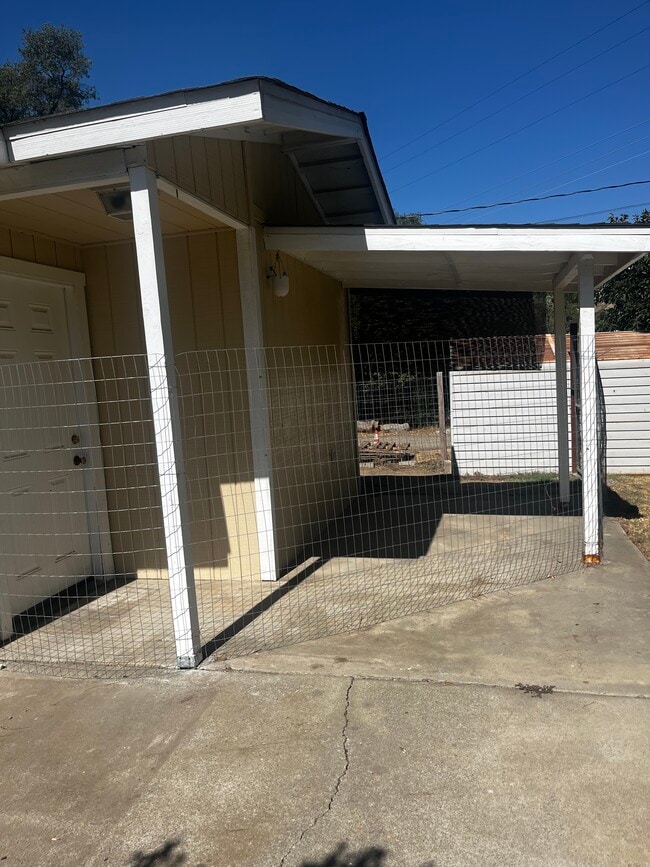 Building Photo - 40671 Old Three Rivers Rd