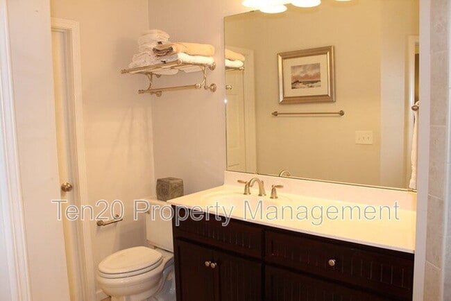 Building Photo - 3308 Junaluska Dr