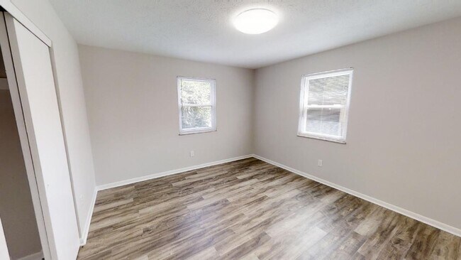 Building Photo - 3185 Dorris Ave