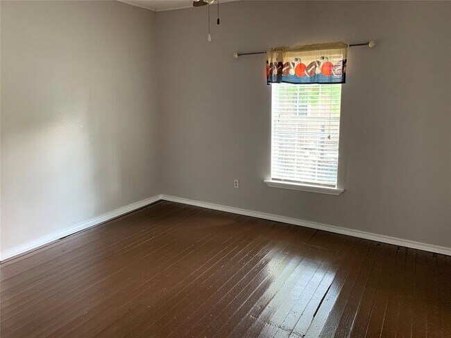 Building Photo - 416 Shaw St