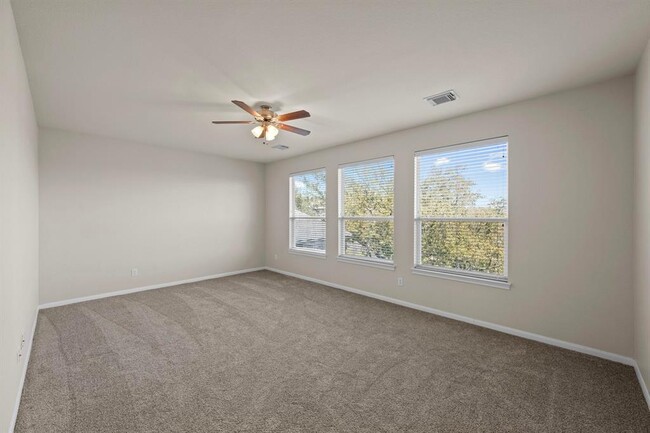 Building Photo - 1301 Horseback Hollow