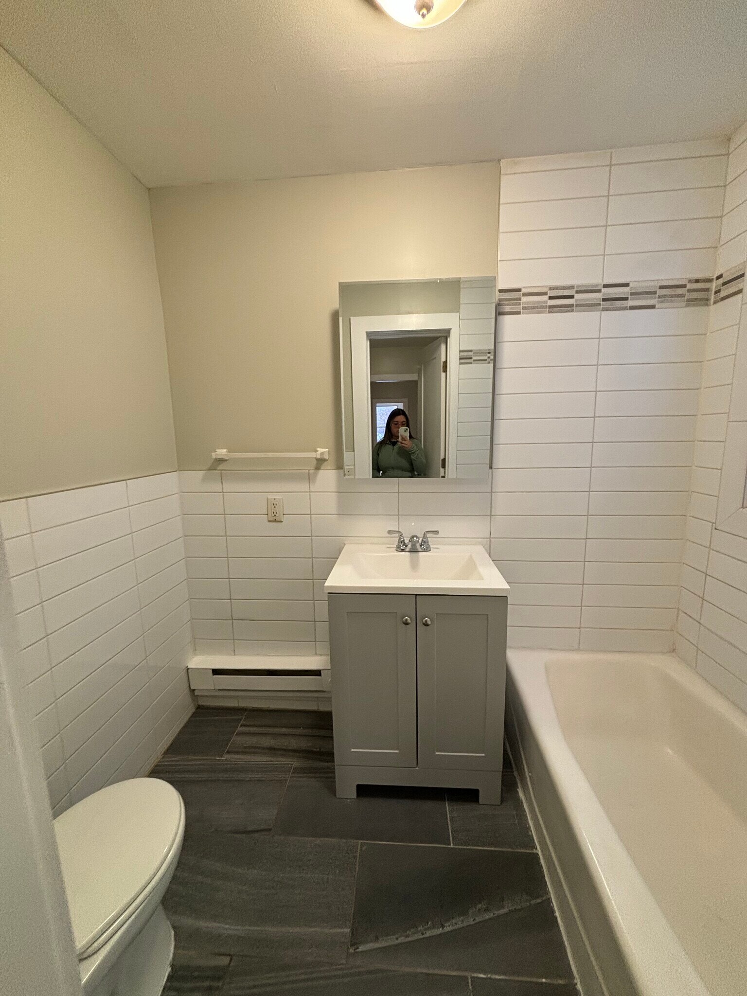189 Elmwood Ave 3 - 188 Elmwood Ave
