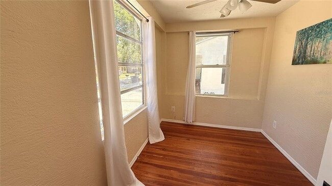 Building Photo - 905 Jones St