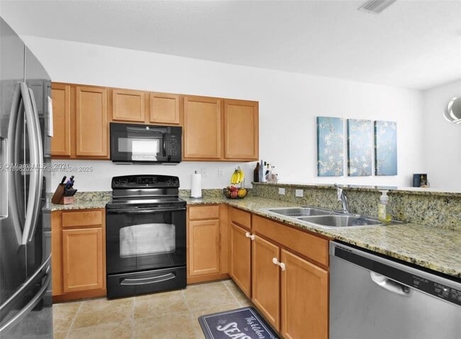 Building Photo - 8800 NW 107 Ct
