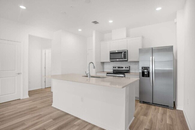 Building Photo - 11272 Blue Bay Dr