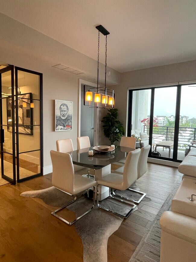 Dining Room - 1111 Central Ave