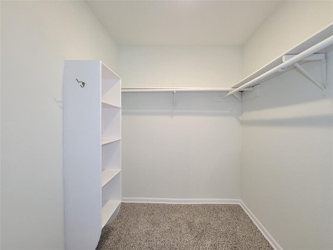 Building Photo - 25911 Maplewood Dr