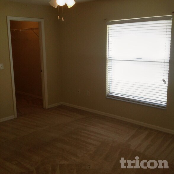 Building Photo - 10330 Summerview Cir