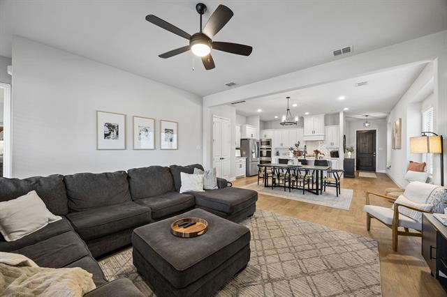 Building Photo - 406 Worthing Way