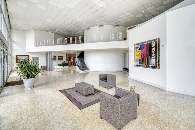 Building Photo - 6484 Indian Creek Dr