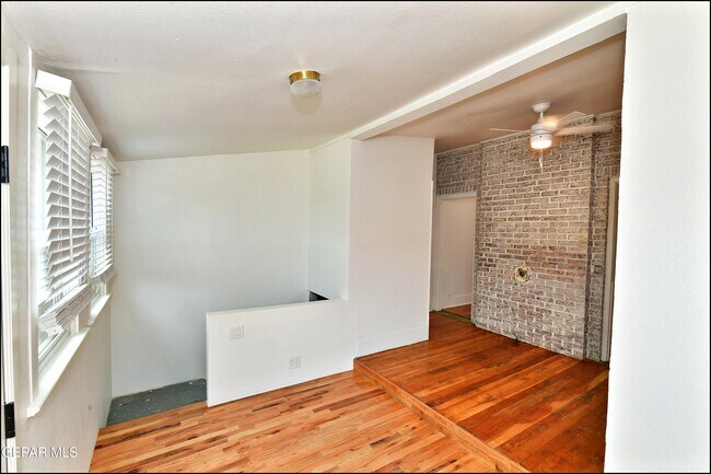 Building Photo - 2906 Wheeling Ave