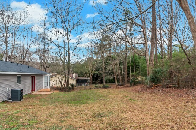 Building Photo - 321 Summerwood Ln