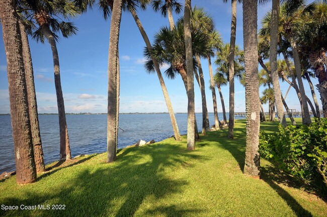 Building Photo - 412 La Costa St