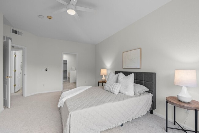 Building Photo - 2125 Calais Dr
