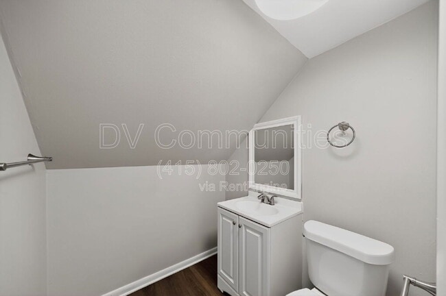 Building Photo - 126 Erie St