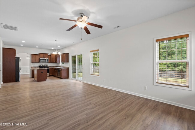 Building Photo - 207 Riverstone Ct