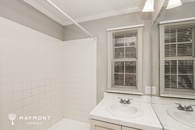 Building Photo - 455 S Wheatley St