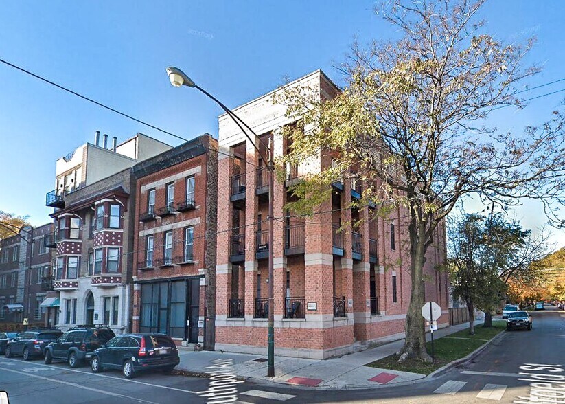 Primary Photo - 1401 W Altgeld St