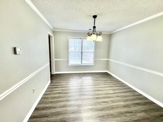 Building Photo - Available Now! 3-bedroom 2.5 bath home 1,8...