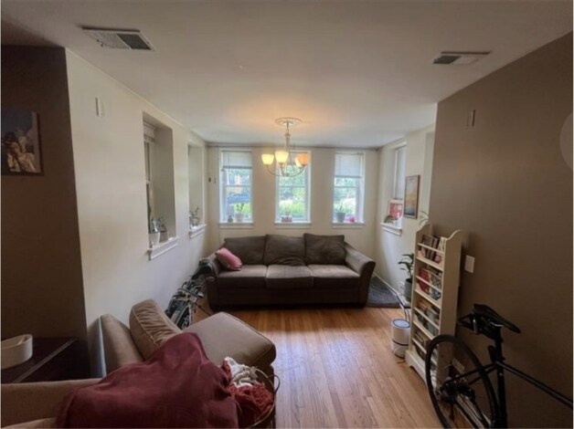 Primary Photo - 4845 N Washtenaw Ave