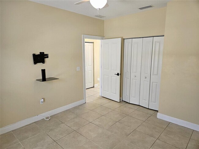 Building Photo - 601 Sandy Nook St