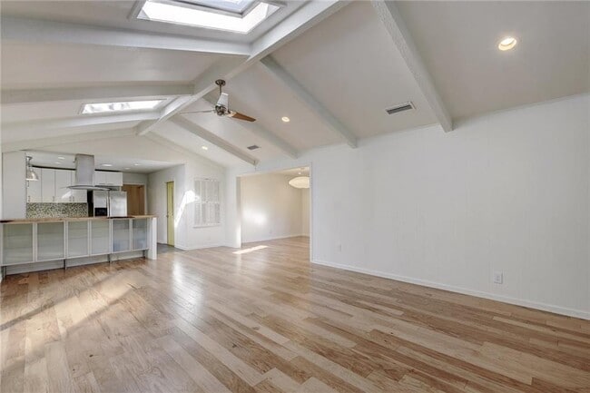 Building Photo - 3005 White Rock Dr