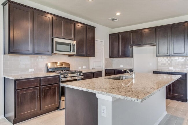 Building Photo - 146 White Dunes Dr
