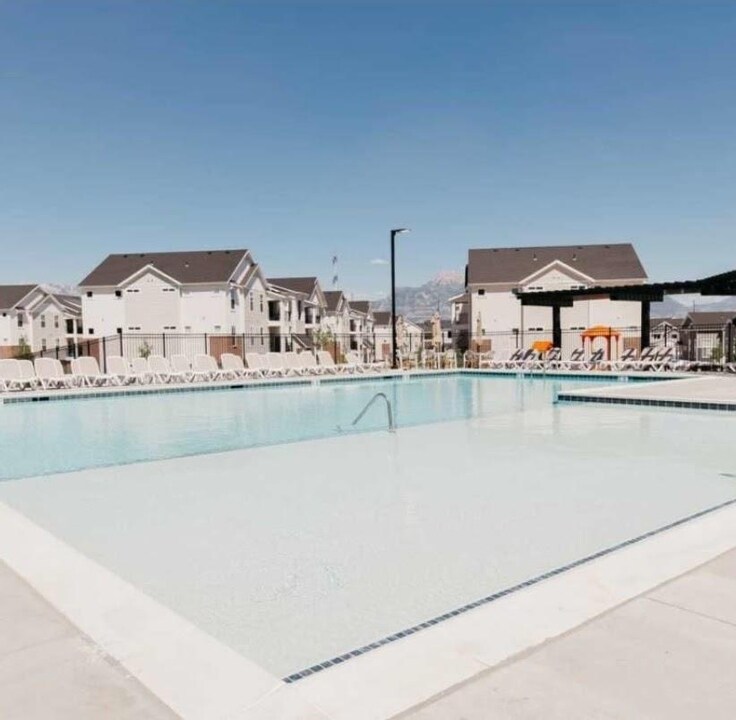 Building Photo - 2054 N 4040 W