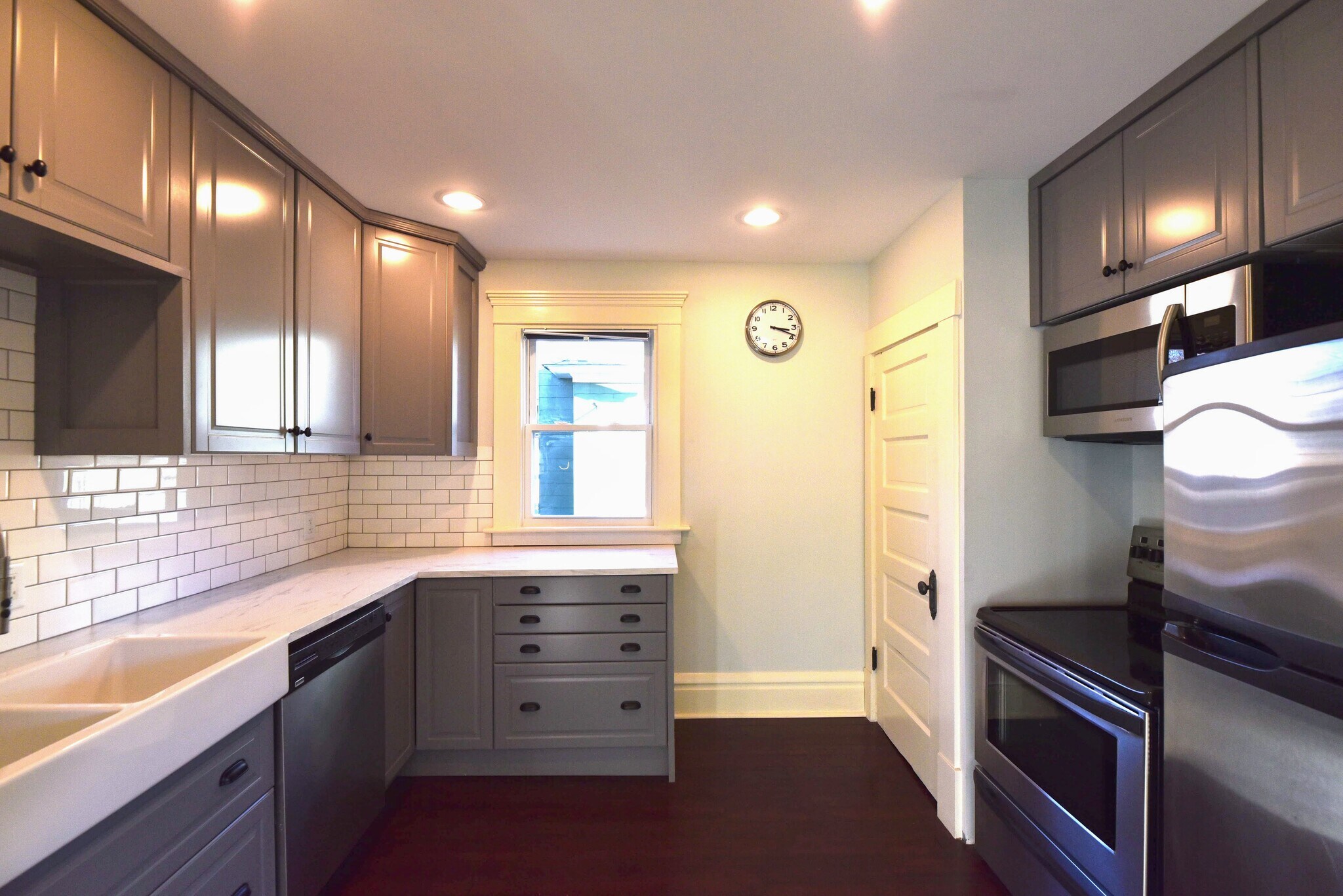 Building Photo - 240 E Duncan St